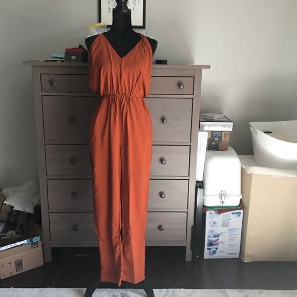 ASOS/boohoo bloody orange halter jumpsuit size 4 never worn - Picture 3 of 3